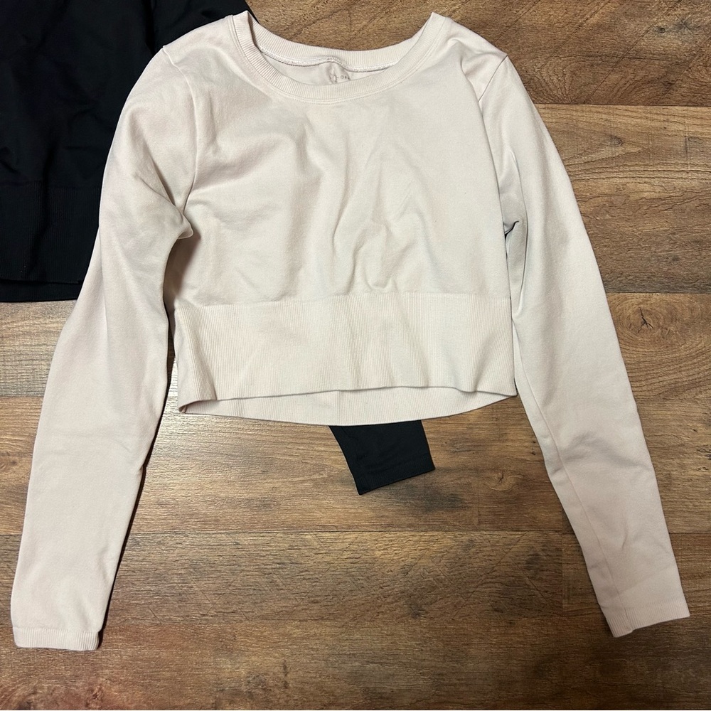 aerie Crop Long-Sleeve Tops - Black & Light Beige - Picture 2 of 6
